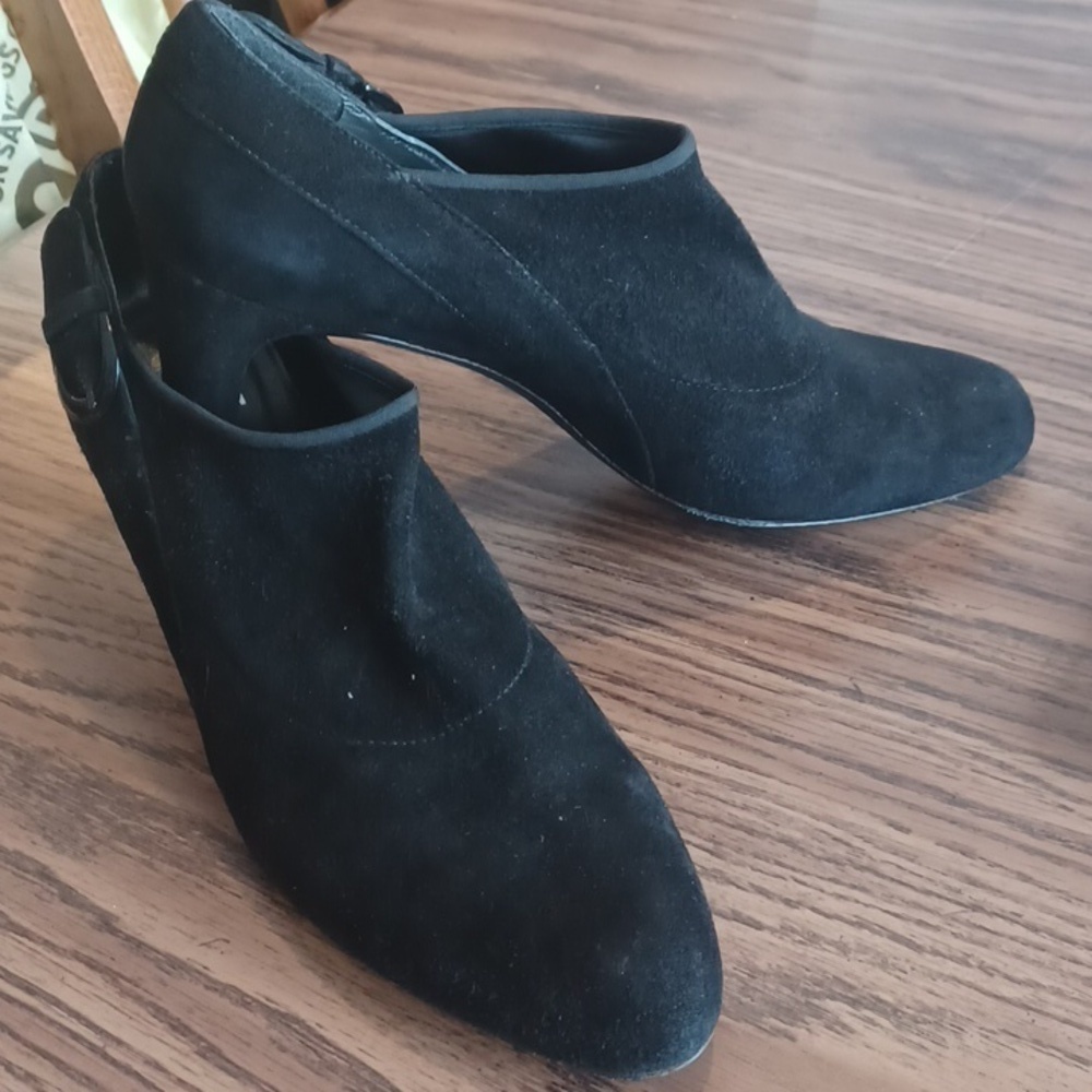 Stuart Weitzman black suede slip on bootie buckle 8 M